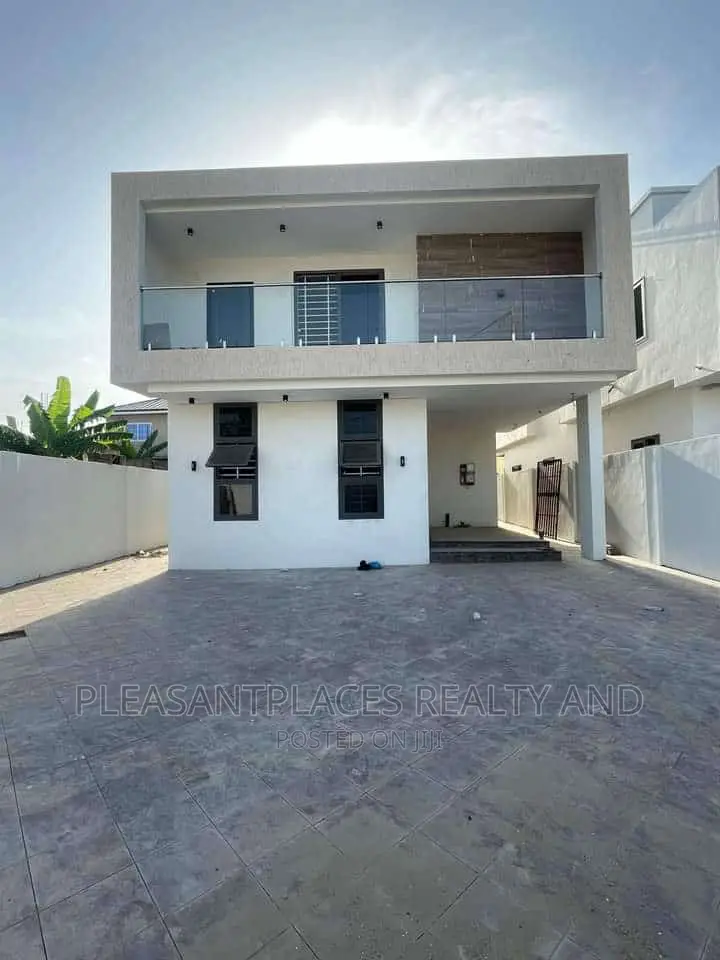 4bdrm Duplex in Pleasantplaces, Spintex for sale