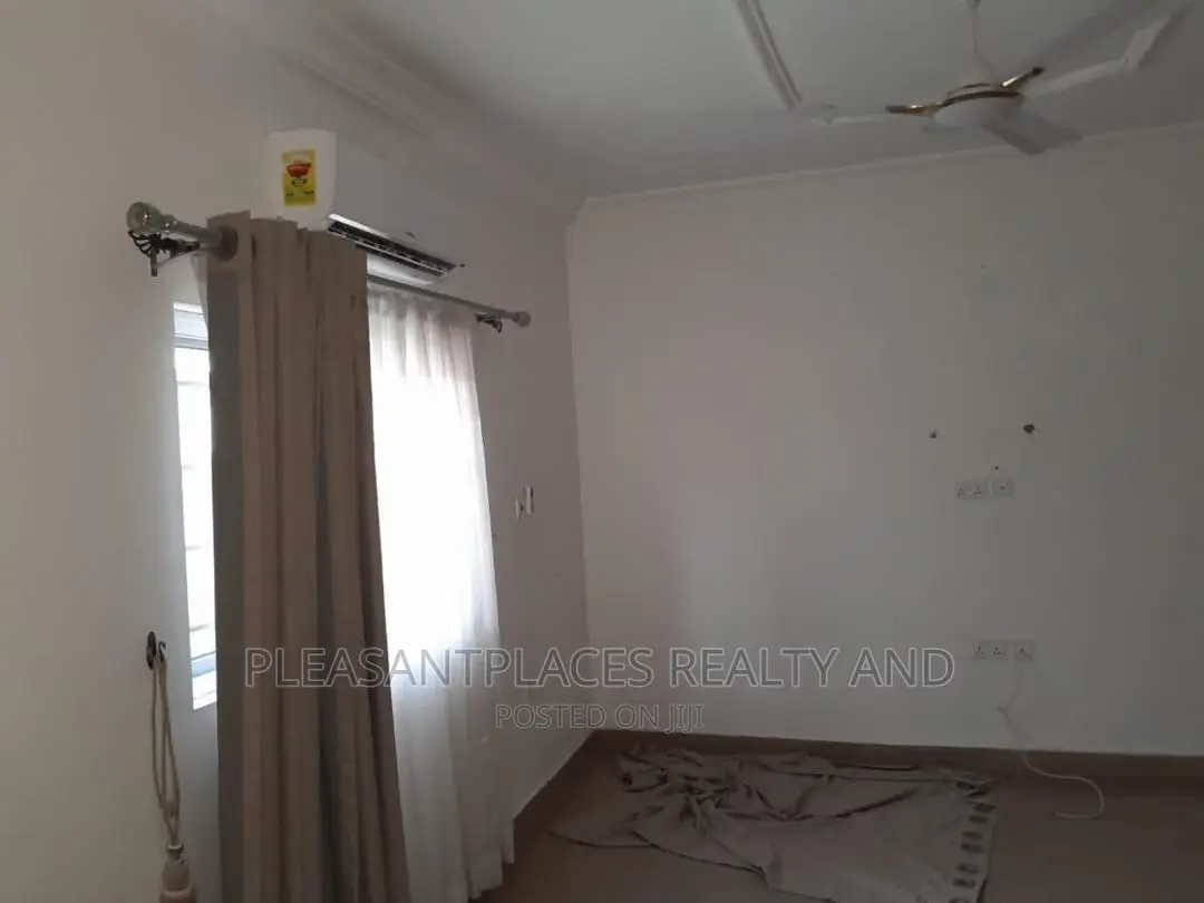 4bdrm Apartment in Pleasantplaces, Lake Side Estate for rent