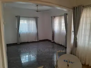 4bdrm Apartment in Pleasantplaces, Lake Side Estate for rent