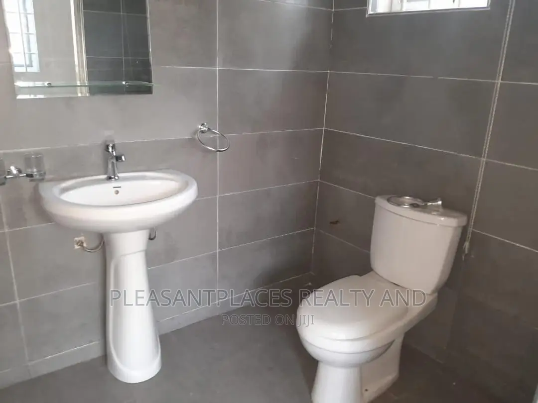 4bdrm Apartment in Pleasantplaces, Lake Side Estate for rent