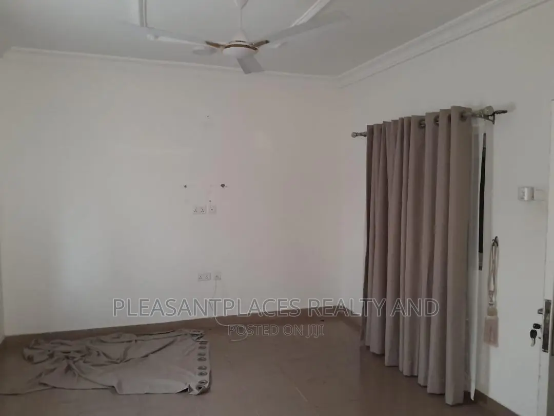 4bdrm Apartment in Pleasantplaces, Lake Side Estate for rent