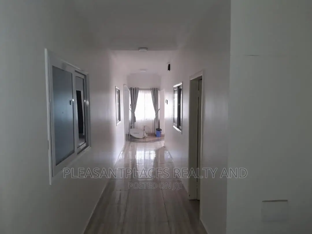 4bdrm Apartment in Pleasantplaces, Lake Side Estate for rent