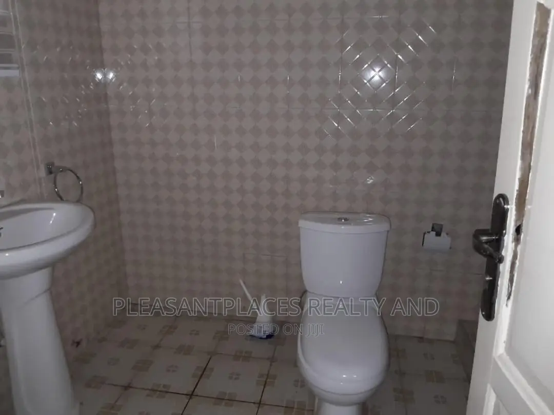 4bdrm Apartment in Pleasantplaces, Lake Side Estate for rent
