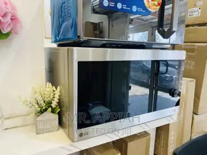 Energy Sufficient LG MS4295CIS Electric Microwave Oven.
