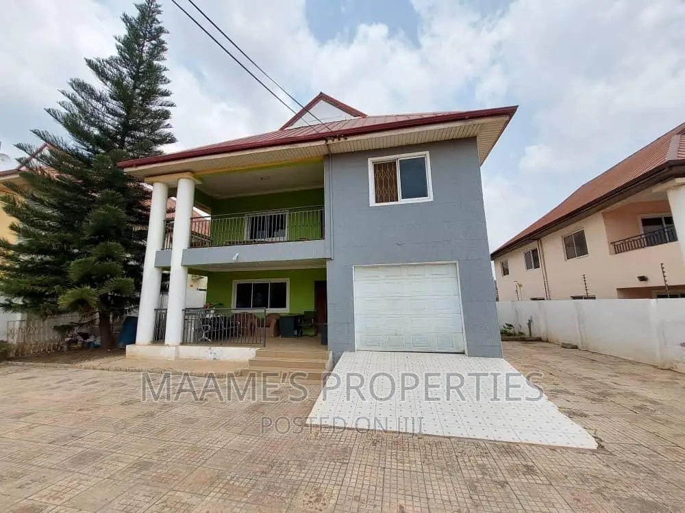 5bdrm Duplex in Oyarifa for sale