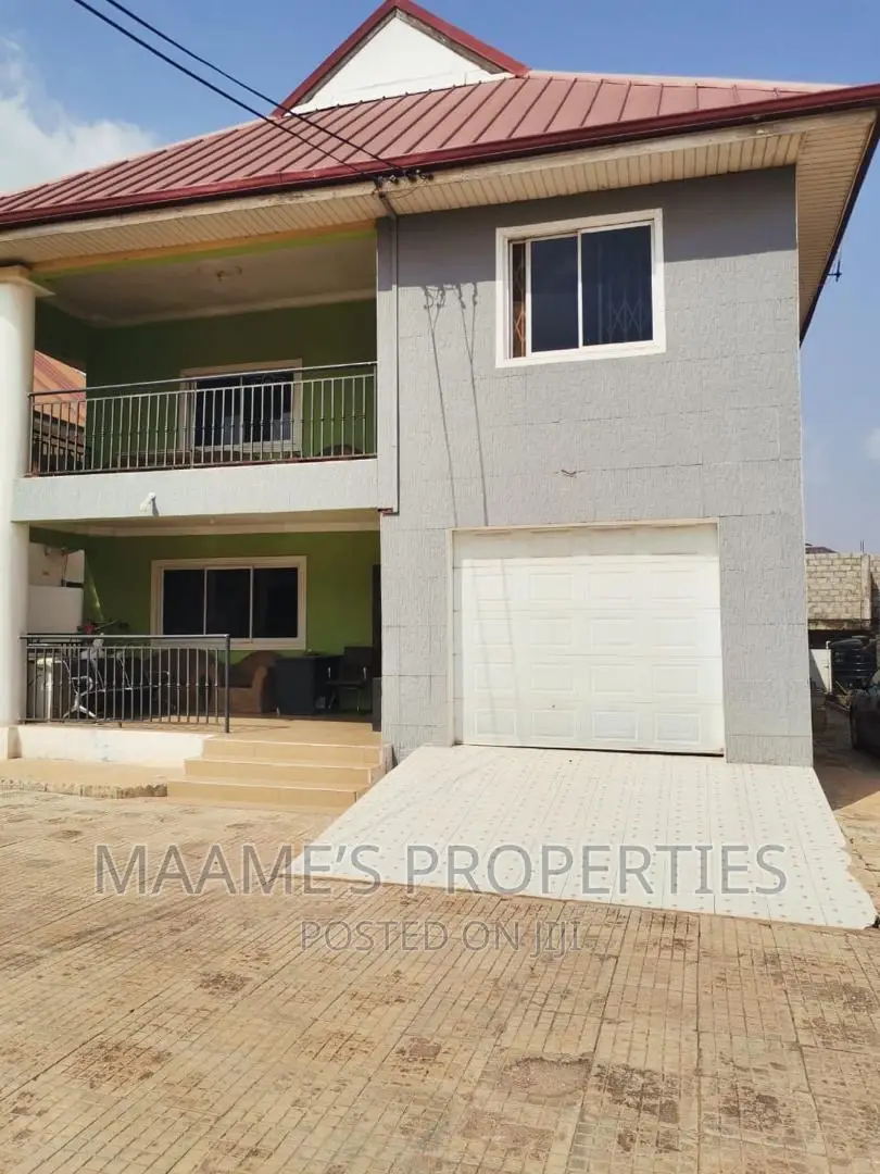 5bdrm Duplex in Oyarifa for sale