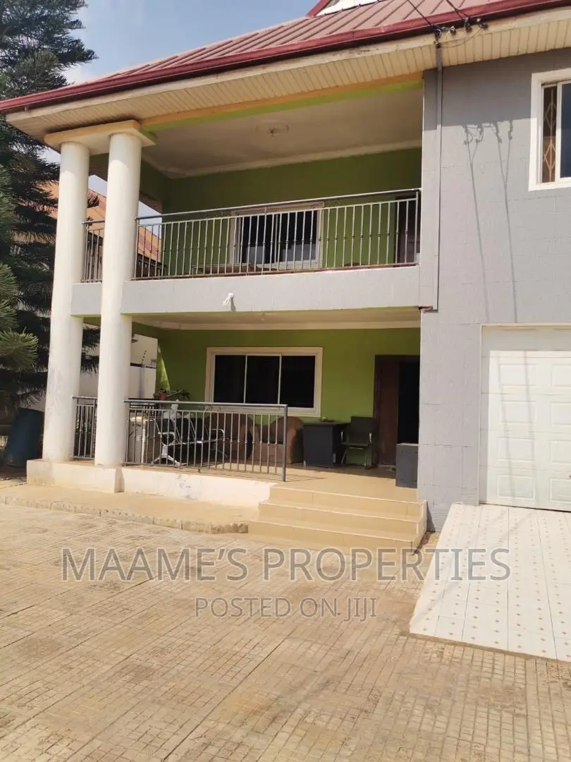 5bdrm Duplex in Oyarifa for sale