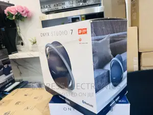 Durable Sleek Black Onxy 7 Bluetooth Speaker