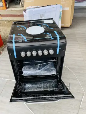 Long Lasting Ferre 50x55 4 Gas Burner With Glass Lid(Black)