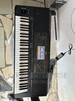 Yahama PSR Sx 700 Keyboard