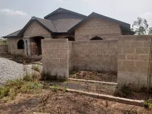 6bdrm House in Adumakase-Kese, Kumasi Metropolitan for sale