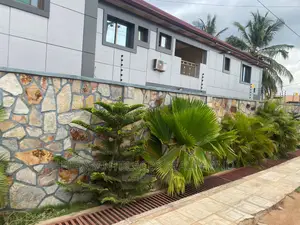 3bdrm Apartment in Pleasantplaces, Ashaley Botwe for rent