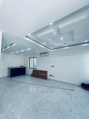 4bdrm Duplex in Pleasantplaces, School Junction for sale