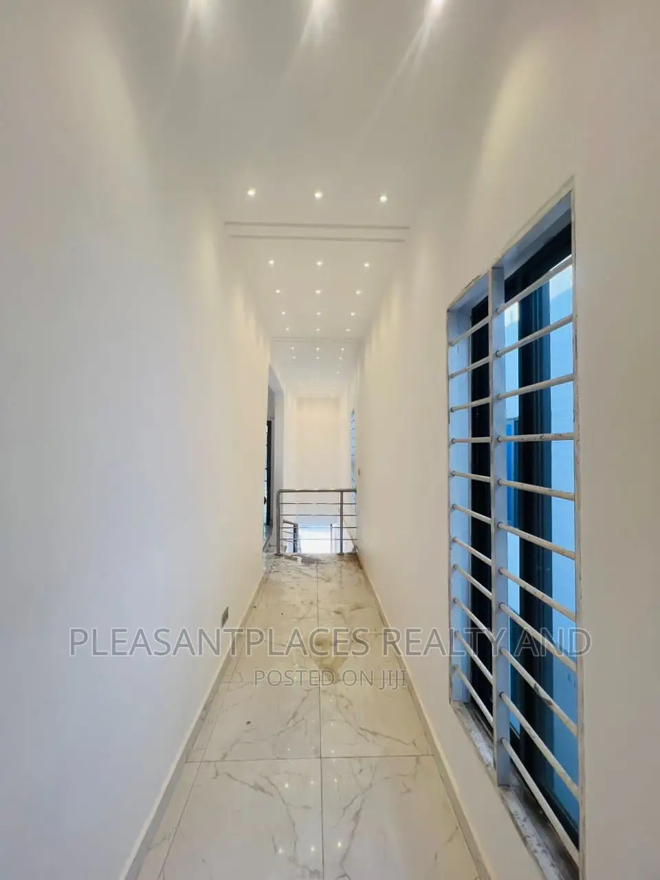 4bdrm Duplex in Pleasantplaces, School Junction for sale