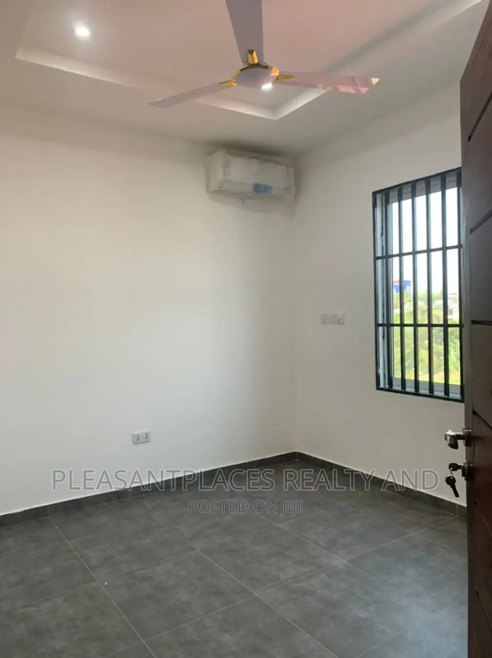 2bdrm Apartment in Pleasantplaces, West Legon for rent