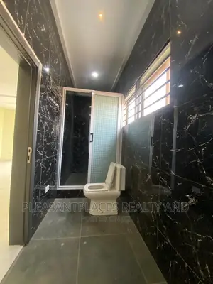 4bdrm Duplex in Pleasantplaces, East Legon for rent