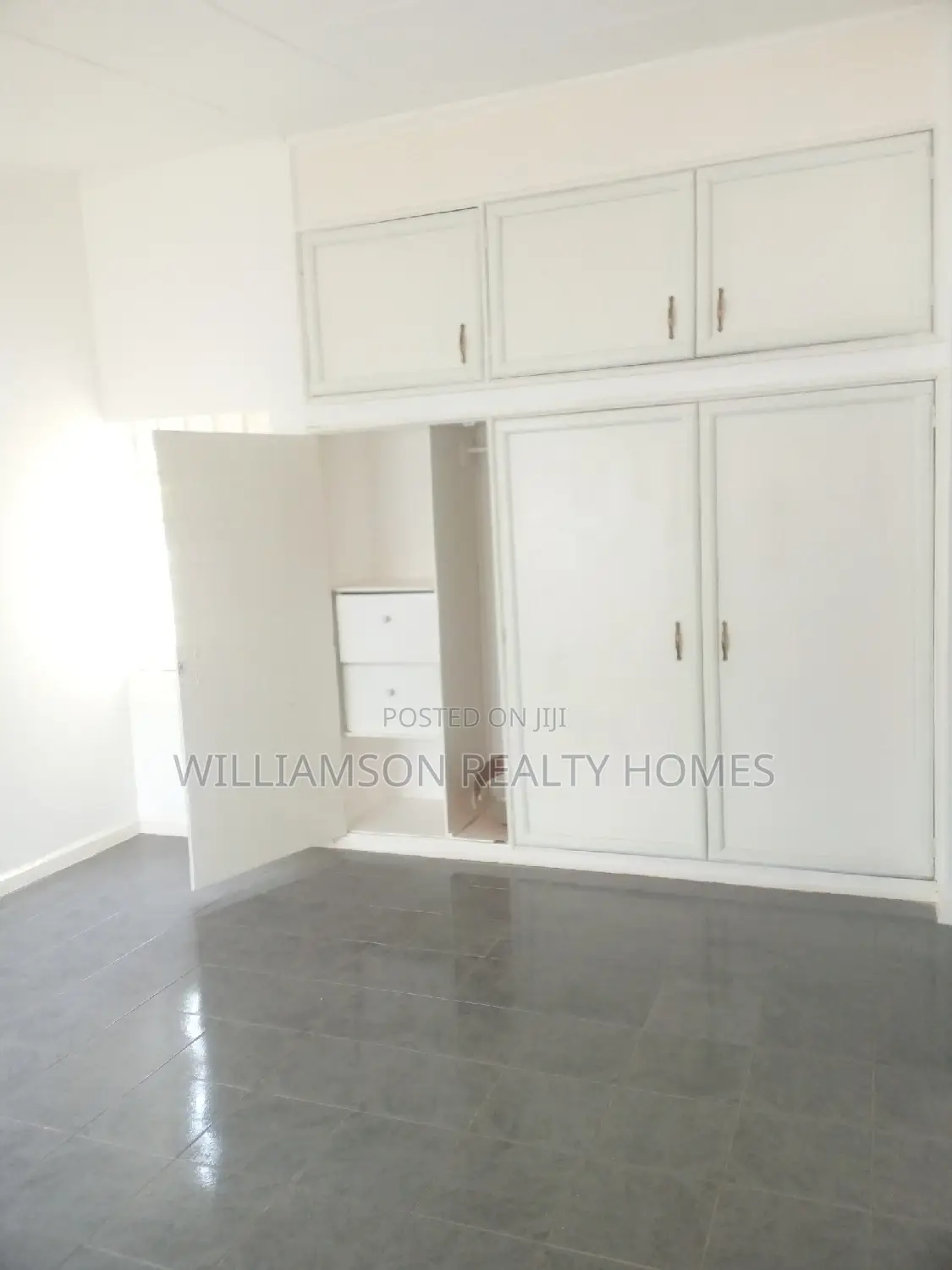 4bdrm House in Community 19 Estate,, Spintex for rent