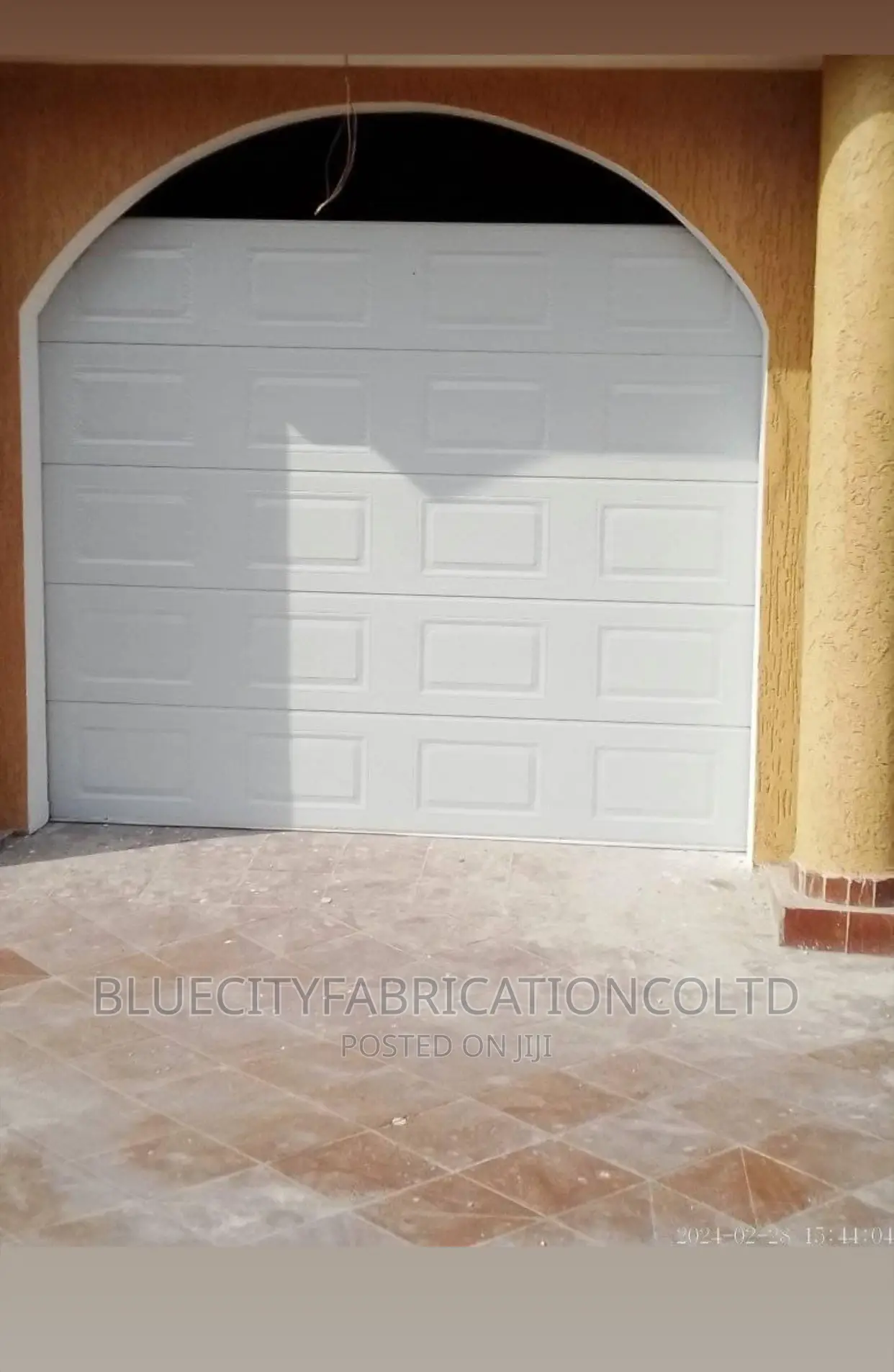 Triple Automatic Garage Door With Remote