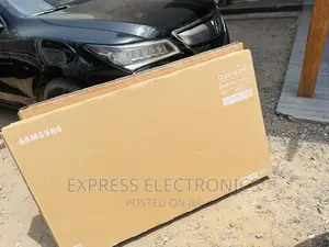 Clear View Uhd Smart Glossy Led Screen Samsung 55”Cu8000
