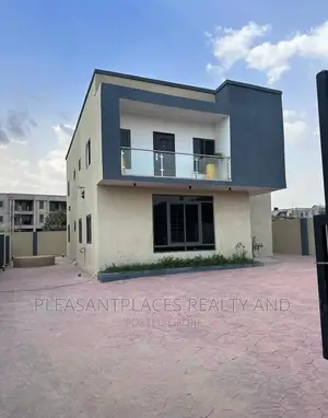 4bdrm Duplex in Pleasantplaces, East Legon for rent