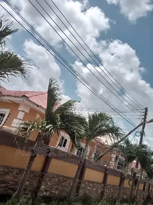 3bdrm House in Self Compound, Oyarifa for rent