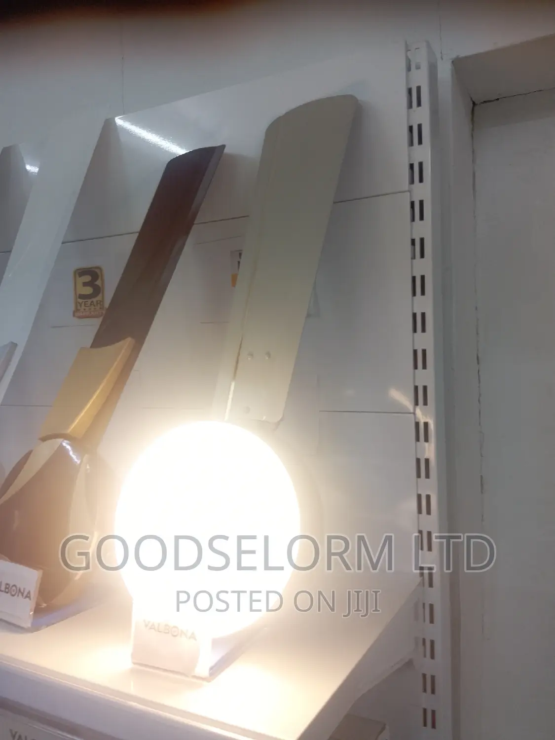Ceiling Fan WITH LIGHT
