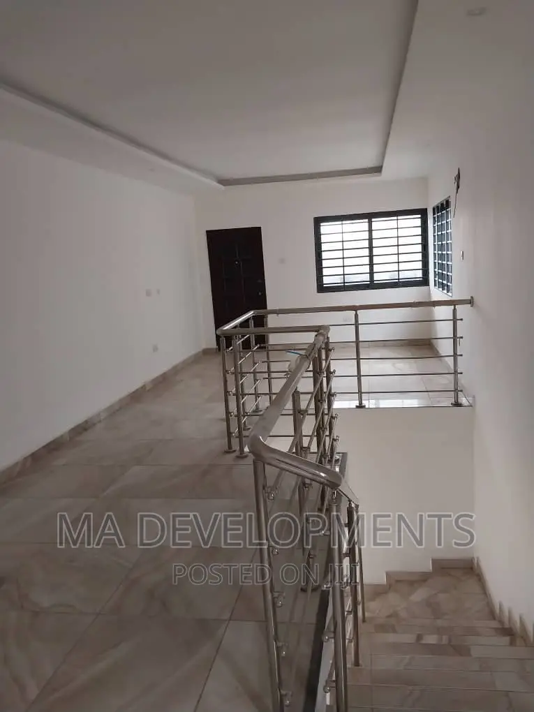 4bdrm Duplex in M.A Developments, West Legon for sale