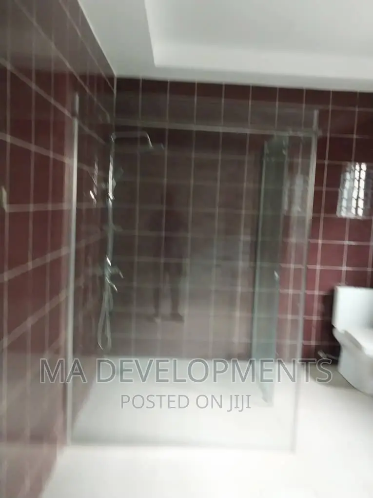 4bdrm Duplex in M.A Developments, West Legon for sale