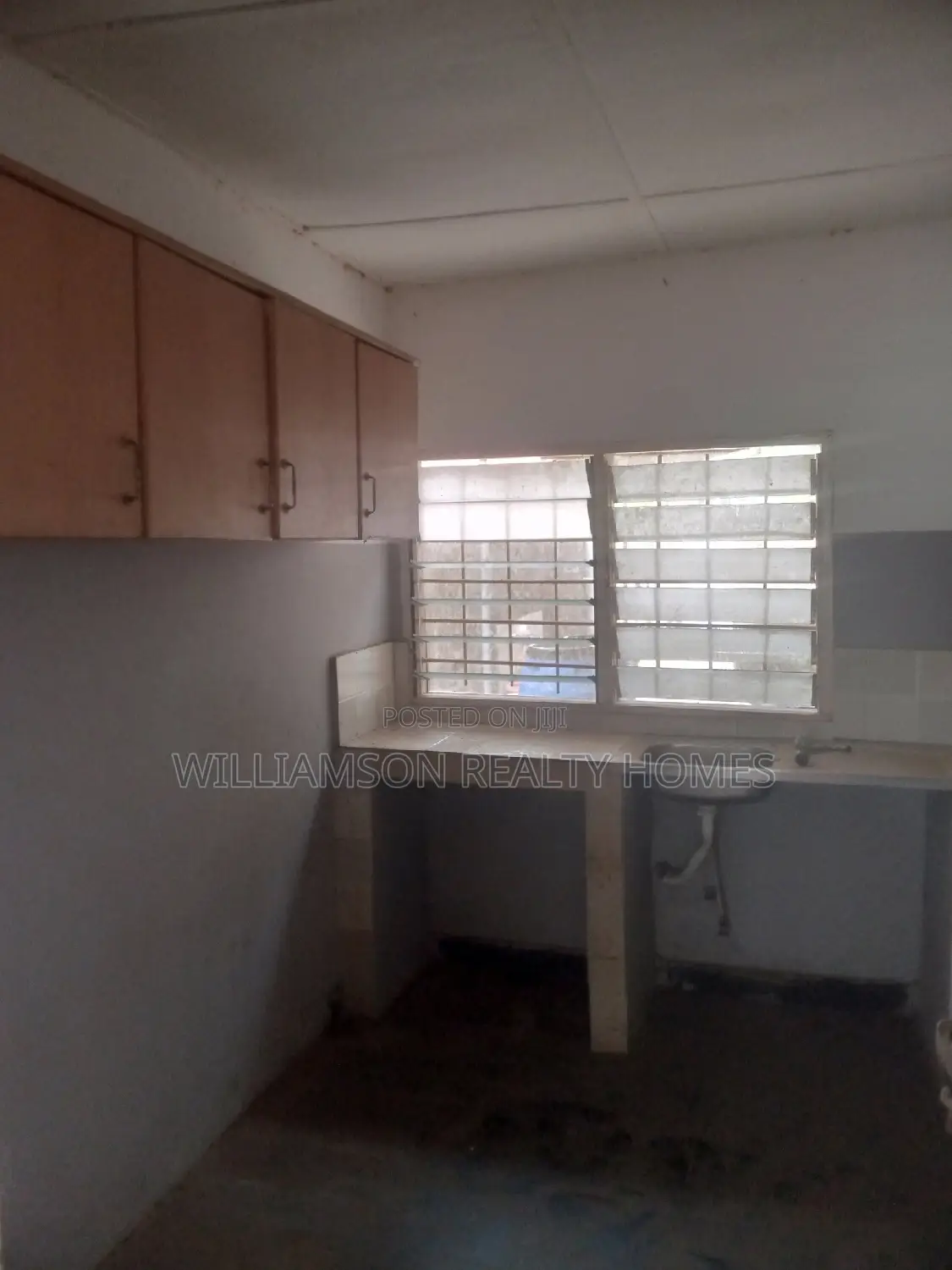1bdrm Apartment in Community 18 Area, Spintex for rent