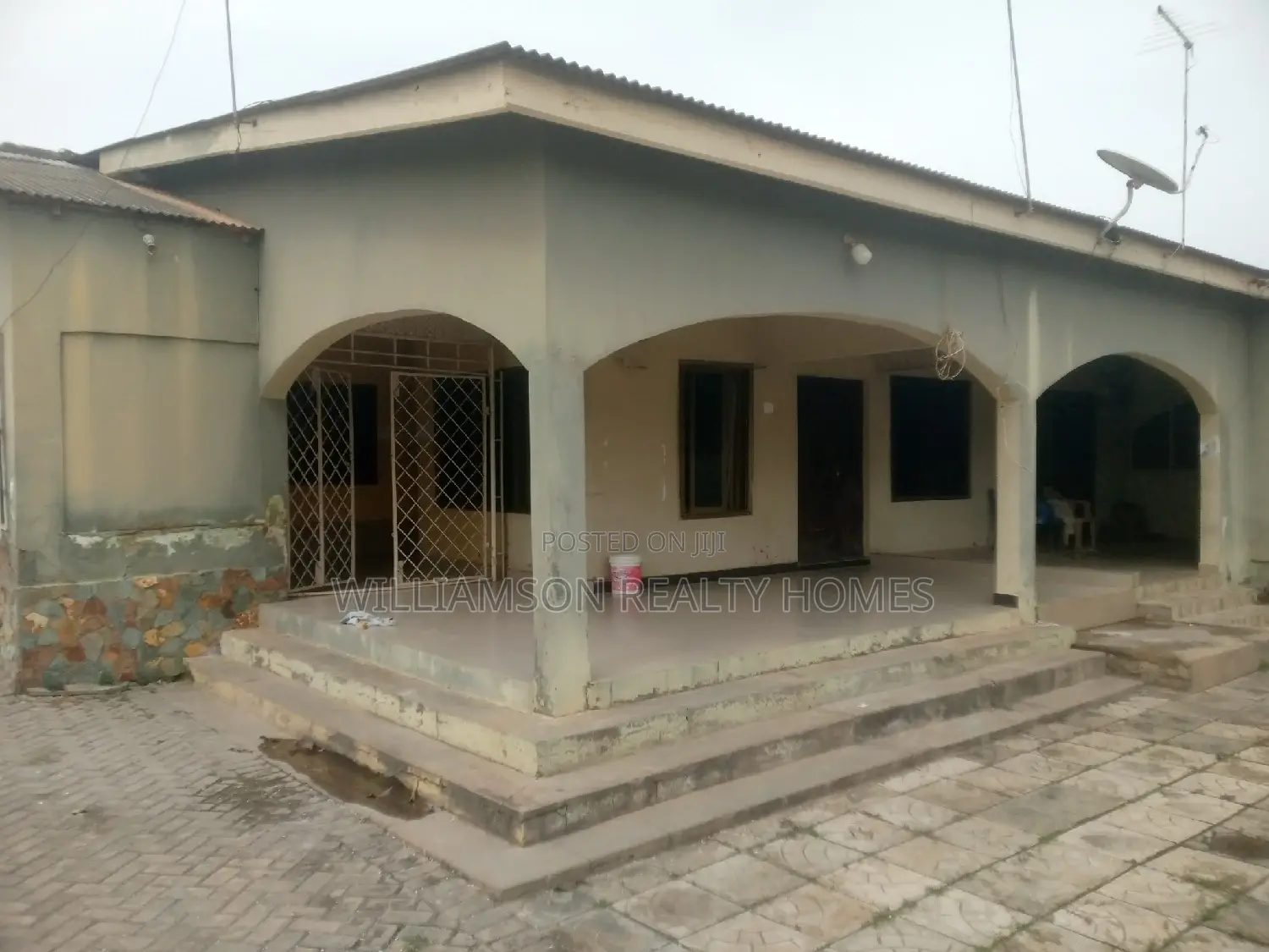 1bdrm Apartment in Community 18 Area, Spintex for rent