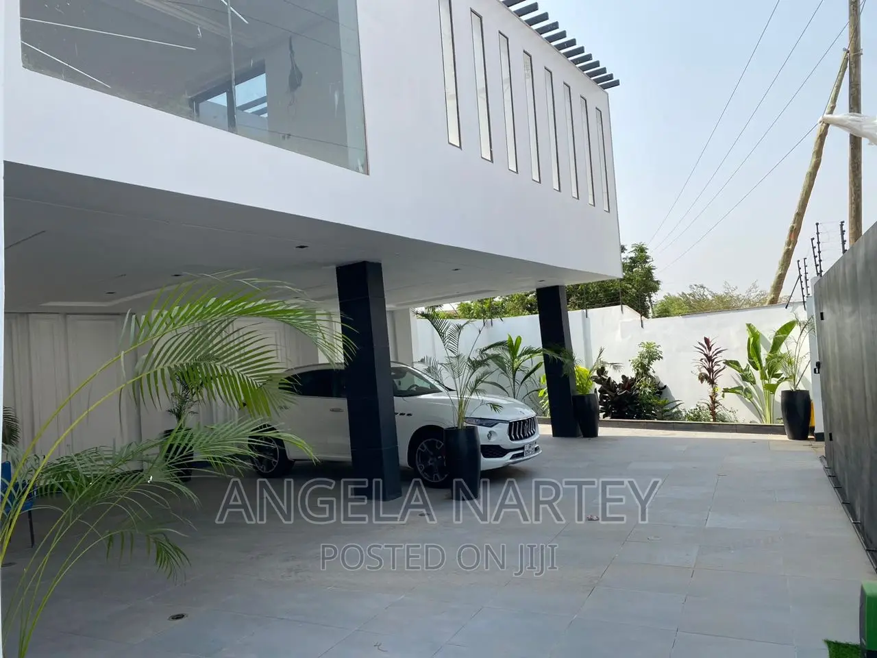 Furnished 4bdrm House in East Airport, Accra Metropolitan for sale
