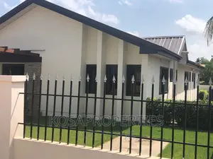 3bdrm House in Tema Community 22 for sale