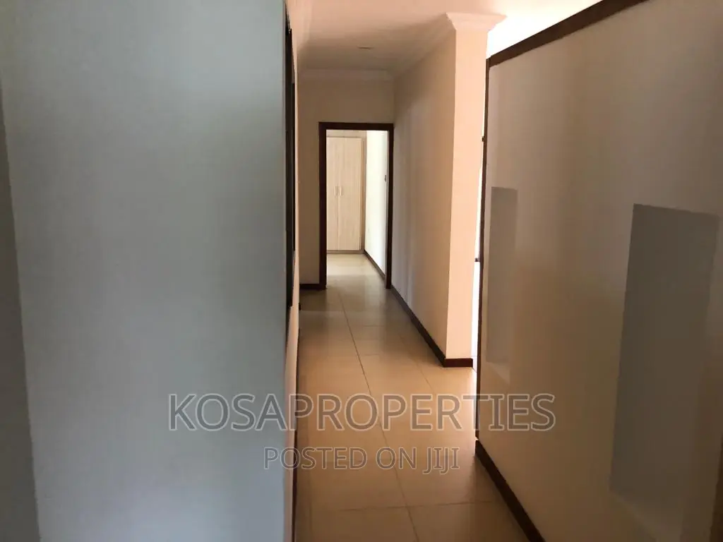3bdrm House in Tema Community 22 for sale