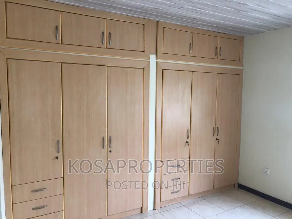 3bdrm House in Tema Community 22 for sale