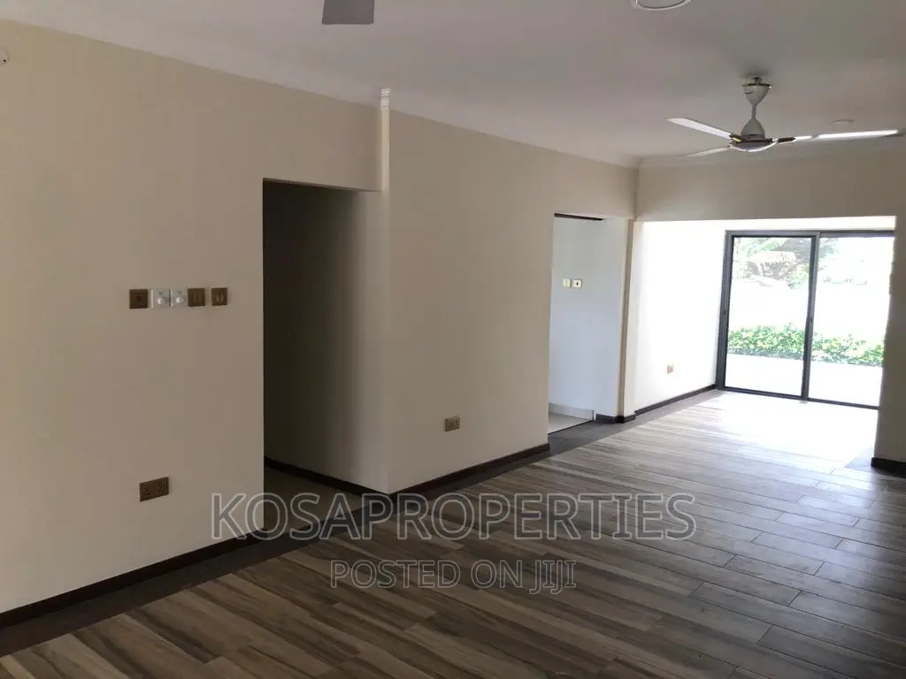 3bdrm House in Tema Community 22 for sale
