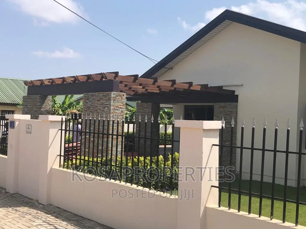 3bdrm House in Tema Community 22 for sale