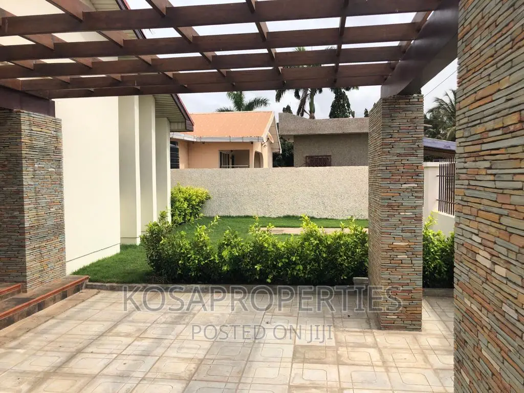 3bdrm House in Tema Community 22 for sale