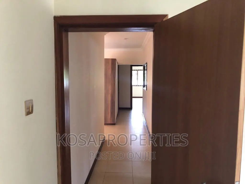 3bdrm House in Tema Community 22 for sale