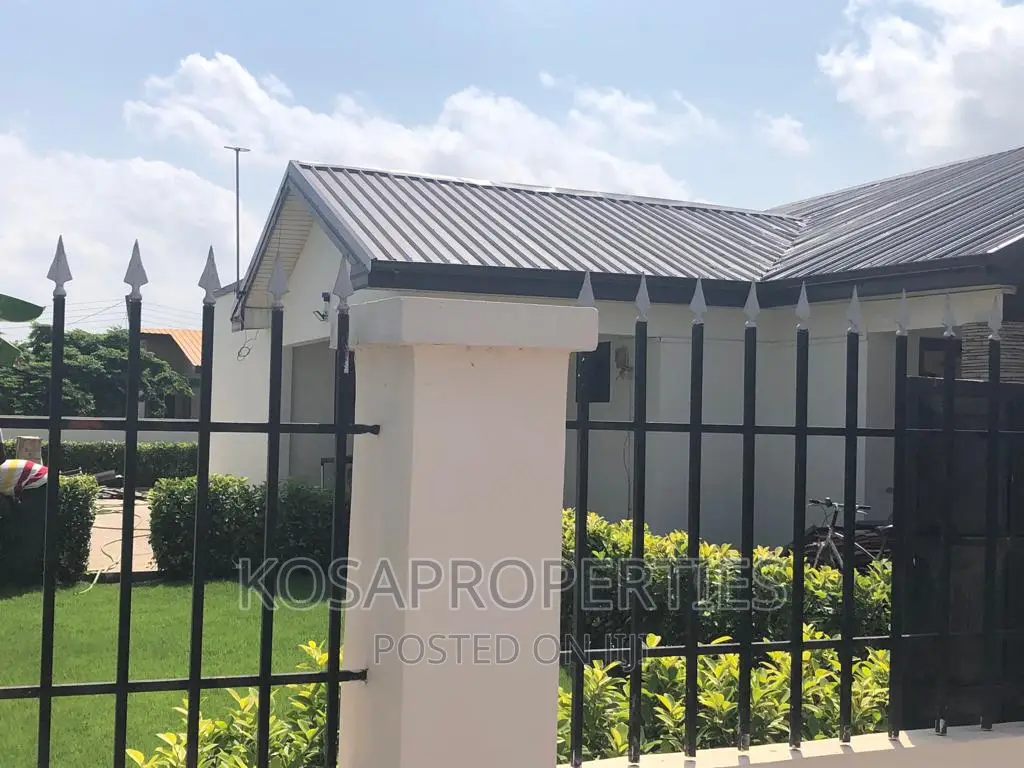 3bdrm House in Tema Community 22 for sale