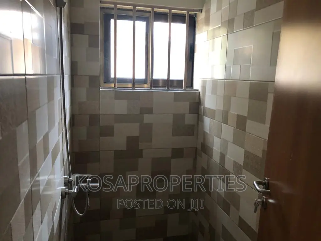 3bdrm House in Tema Community 22 for sale