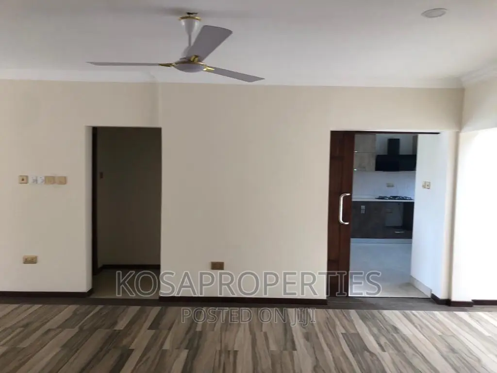 3bdrm House in Tema Community 22 for sale
