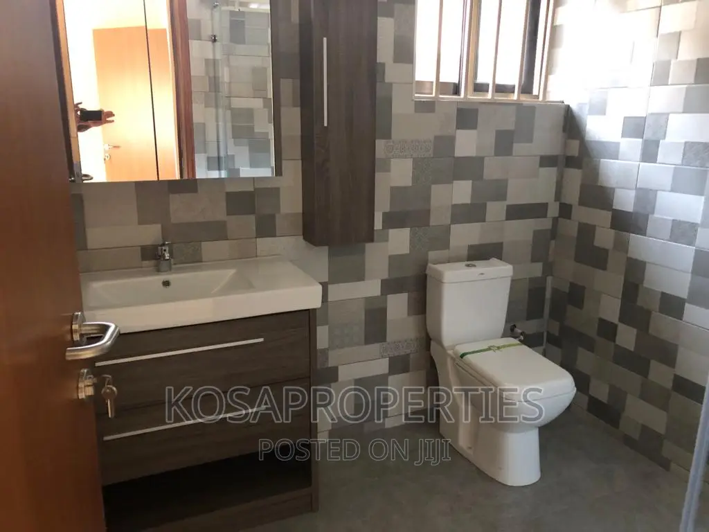 3bdrm House in Tema Community 22 for sale