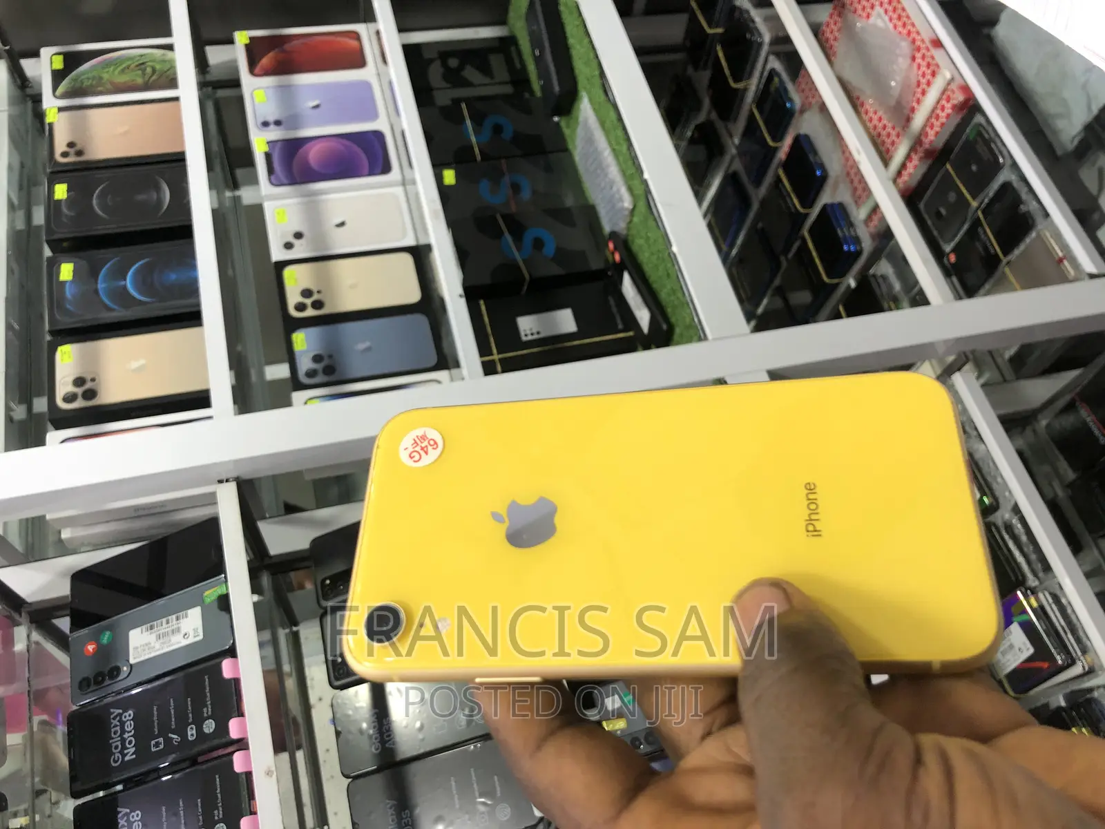 New Apple iPhone XR 128 GB Yellow