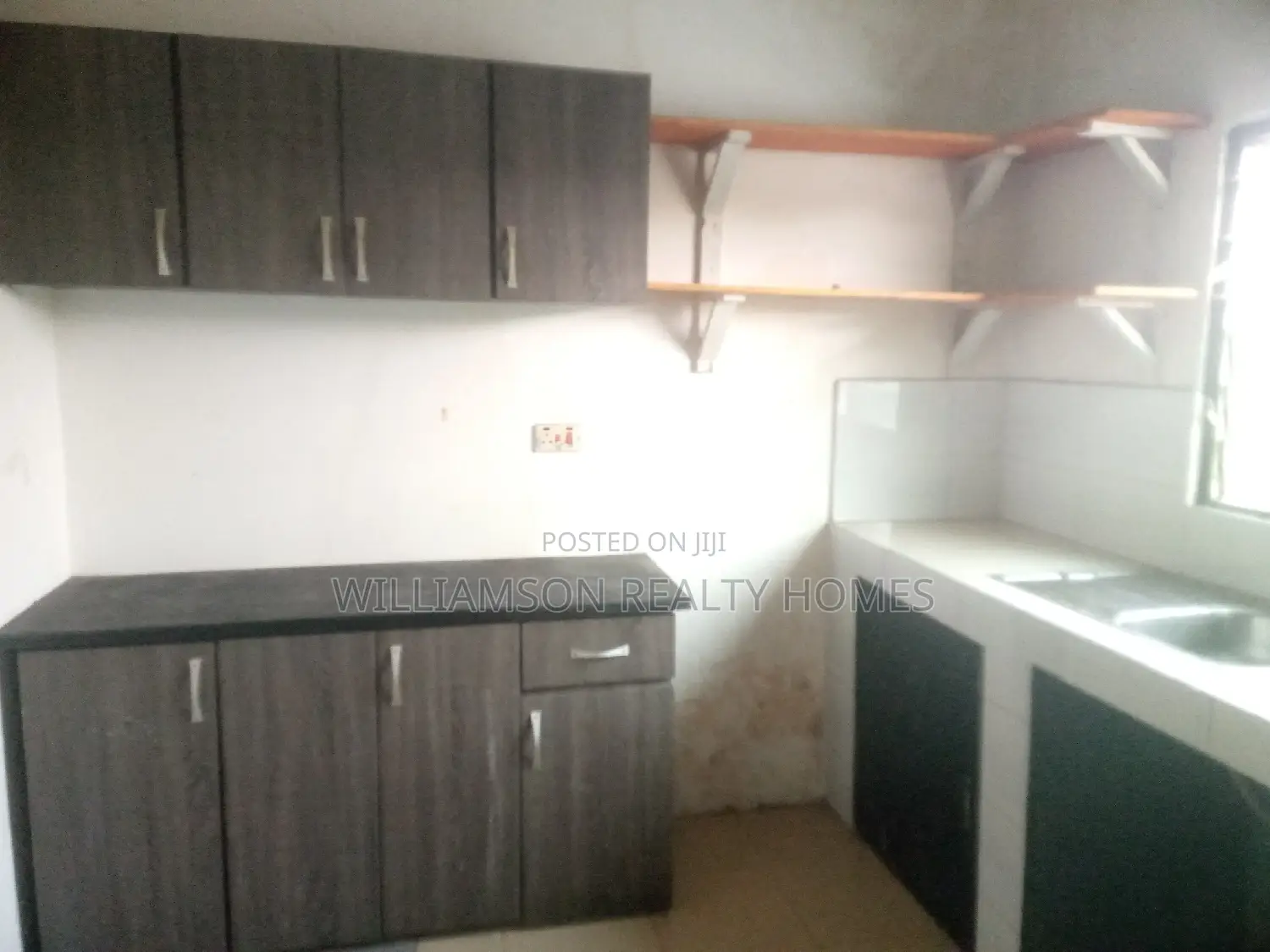 3bdrm Apartment in Community 18 Area, Spintex for rent