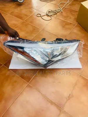 Hyundai Santa Fe 2014 Headlight