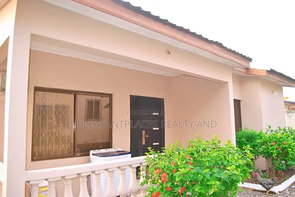5bdrm Duplex in Pleasantplaces, Ofankor for rent