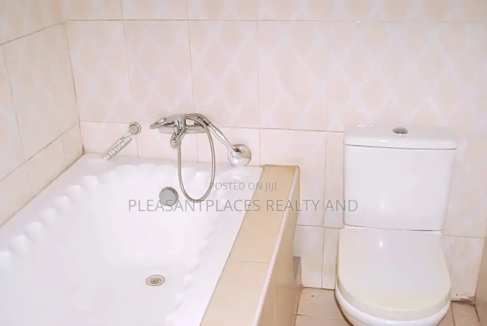 5bdrm Duplex in Pleasantplaces, Ofankor for rent