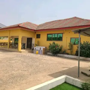 4bdrm House in Pleasantplaces, West Legon for rent