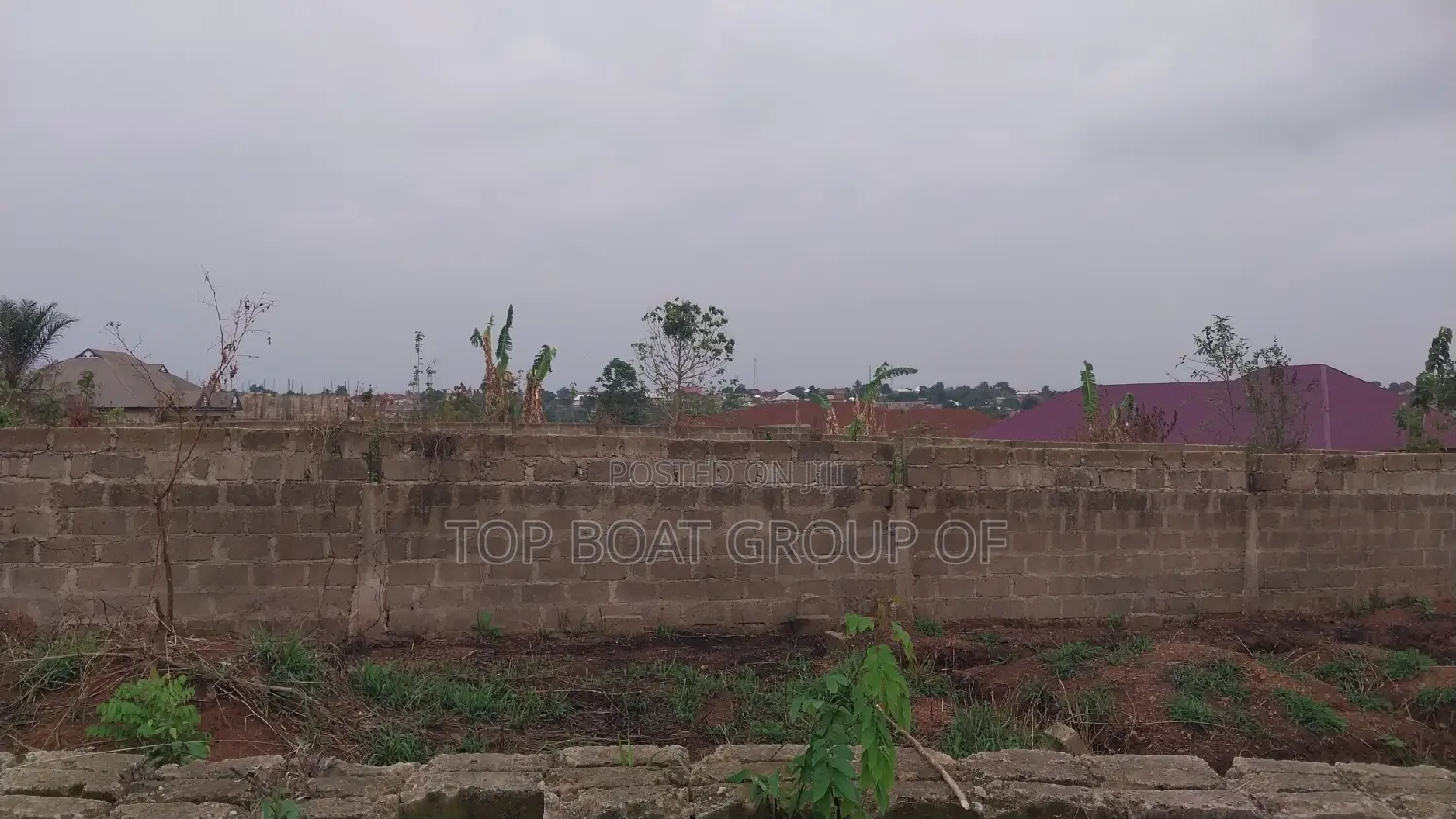 Kona Mamponten Road Walled Land