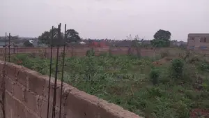 Kona Mamponten Road Walled Land